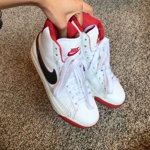 Nike Blazer Mid (GS) in White / Black-Varsity Red